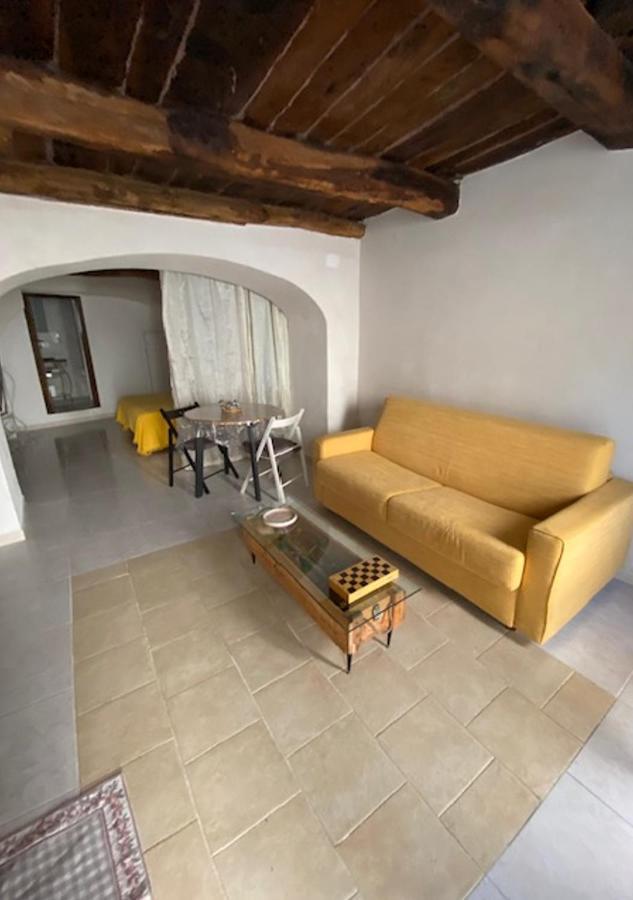 Suite Al Borgo Montesarchio Bagian luar foto